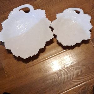 2 beautiful serving plates